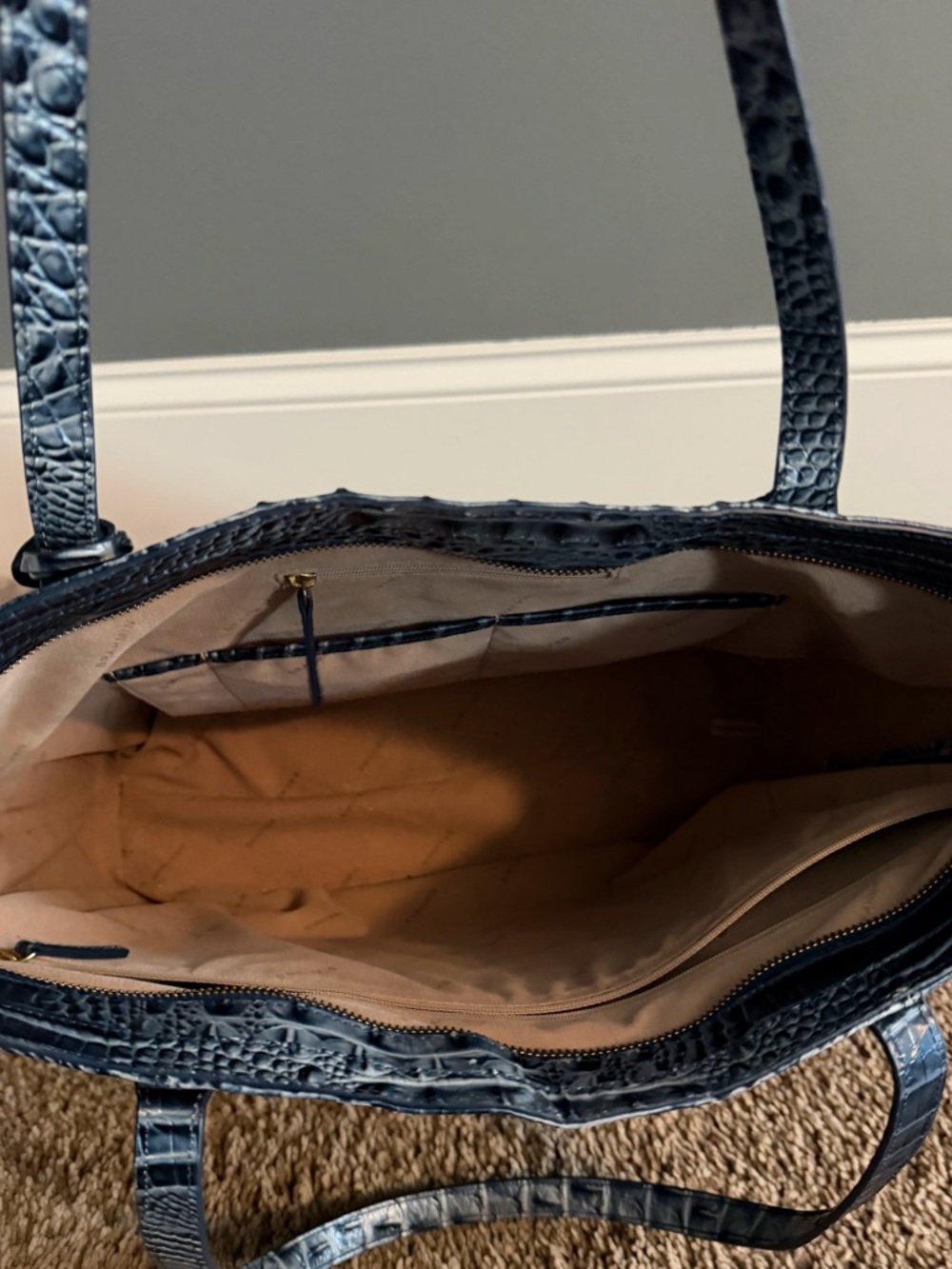 Like NEW Brahmin Melbourne Misha XL Tote - Picture 6 of 10
